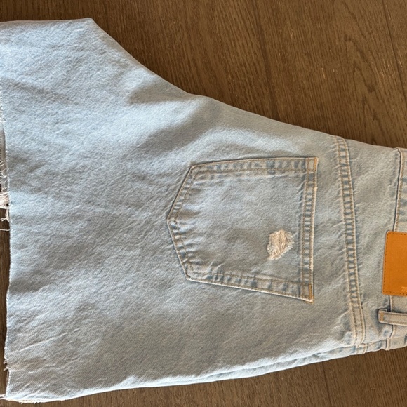 Zara distressed high rise denim shorts Size 12 - Picture 7 of 8